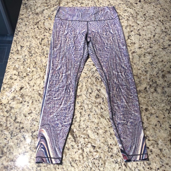 Lululemon Wunder Under Hi-rise tight. - Picture 6 of 9